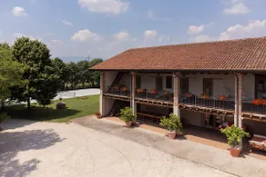 Typical farmhouse Cascina Serenella Lake Garda - Image 2