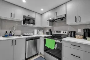 Private 2-Bedroom Suite near South Health Campus - Image 4