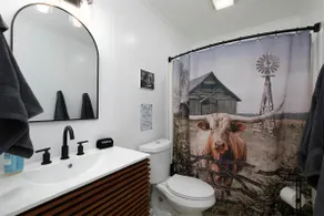 Rustic Retreat w 2 King Beds - Image 4