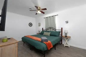 Rustic Retreat w 2 King Beds - Image 2