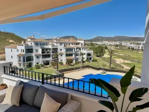 Stunning penthouse with beautiful golf views - Image 5