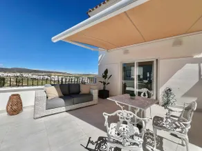 Stunning penthouse with beautiful golf views - Image 2
