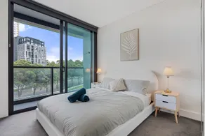 Park view 2BR With Free Parking In Olympic Park - Image 4