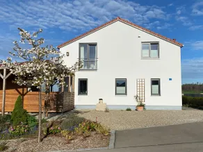 Detached house in an idyllic south-facing location - Image 2