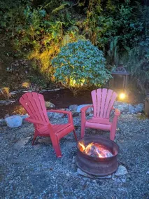 Cozy Corner Cottage, fully covered large deck. - Image 4