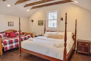 Luxury Historic Carriage House - Image 2