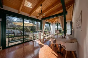 Bright conservatory loft for remote work & time out - Image 3