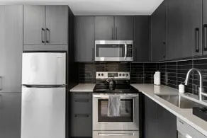 Convenience! Quick walk > UAB, Coffee & Gym Access - Image 5