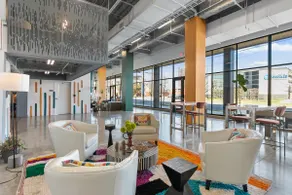 Convenience! Quick walk > UAB, Coffee & Gym Access - Image 2