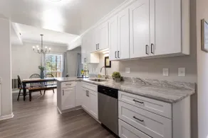 Stylish 3BR stay. Central & Cozy - Image 4
