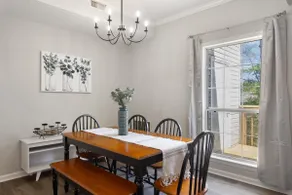 Stylish 3BR stay. Central & Cozy - Image 5