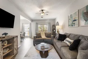 Stylish 3BR stay. Central & Cozy - Image 2