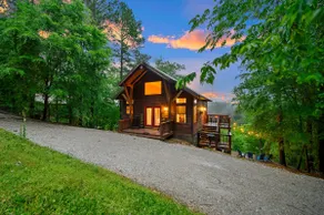 OMG Views-5 Min>Town-Hot Tub-Firepit-Bathtub-Deck - Image 2