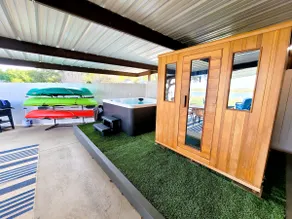 Lakefront Escape: Hot Tub, Sauna - Image 2