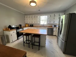 Historic Downtown Somerset | Renovated | 3 Kings - Image 3