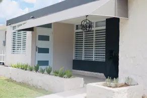 D’1976 Boutique Style Home - Image 4