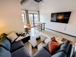 NEW Industrial Loft Above the Brewery - Image 4