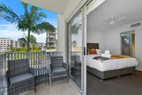 Private 3 Bedroom - 200m to the Beach - Image 3