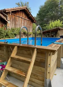 Family home in the middle of the forest with swimming pool - Image 2