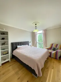 Beautiful and Large Apartment close to the center - Image 2