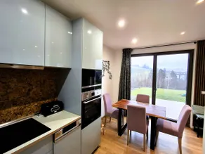 Sunny apartment with garden - Image 4