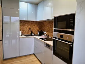 Sunny apartment with garden - Image 5