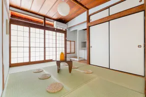 2 min to Kujo Sta.｜3 stops to Namba｜123㎡・Sleeps 15 - Image 2