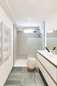 Family and quiet apartment - Image 4