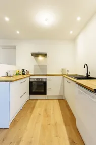 Family and quiet apartment - Image 3
