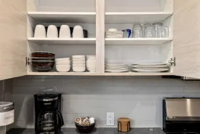 Modern 4 Bedroom Townhouse - Image 5