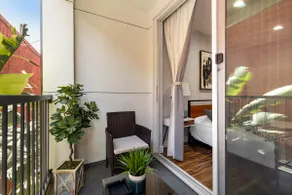 Modern 4 Bedroom Townhouse - Image 4