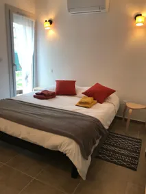 The Carignan Gîte – Getaway in the heart of a vineyard - Image 5