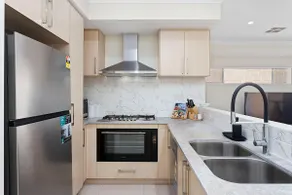 Modern 4BR Home- Near Curtin, CBD, Cafés & Airport - Image 3