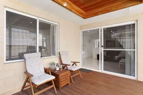 Modern 4BR Home- Near Curtin, CBD, Cafés & Airport - Image 4
