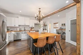 2 Bedroom Apartment Downtown London - Image 2