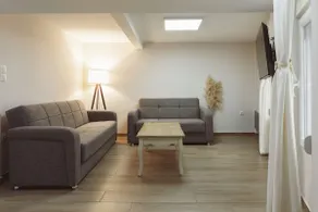 The Cream Apt- Minimal in the Center of Thessaloniki - Image 2