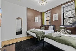 Free Parking-3br 3ba-NYC 1 Train Stop | Sleeps 10 - Image 4
