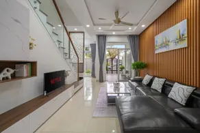 4BRs center | free public pool | balcony view pool - Image 3