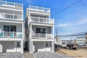 3 Decks | Pet Friendly | Coffee Bar | Full Kitchen - Image 5
