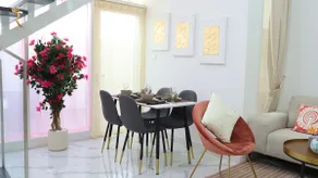 Coastal 2BR Haven | Chic Luxe Escape - Image 4