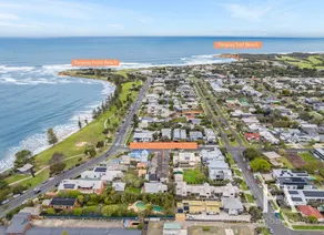 Seabreeze Retreat, 100m from the Beach - Image 4