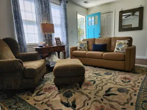 In town cottage - Image 2