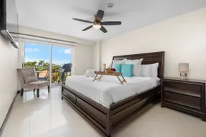 Private Luxury 2 bedroom condo Ocean view, King Bed, 2 queen beds, free wifi - Image 3