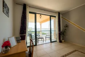 Grand Seaside Apartment, 3 Bedrooms - 4 Bathrooms - Image 4