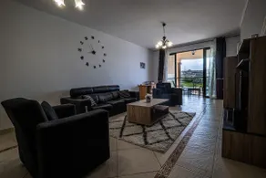 Grand Seaside Apartment, 3 Bedrooms - 4 Bathrooms - Image 3