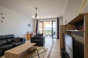 Grand Seaside Apartment, 3 Bedrooms - 4 Bathrooms - Image 2