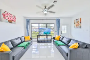 Aventura Ives Family Home - Image 2