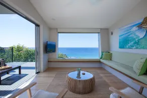Coolum Bays Beach House, sleeps 12, ocean views - Image 5