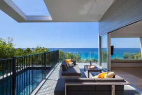 Coolum Bays Beach House, sleeps 12, ocean views - Image 4