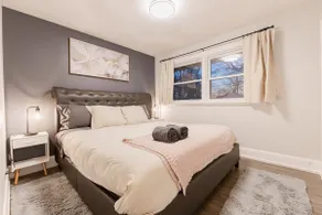 Sleeps15*Skyline View*7Beds*Bungalow*Patio*Laundry - Image 5